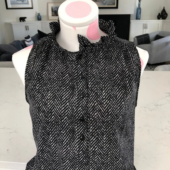 J.Crew Sleeveless Ruffle Collar Pull-On Blouse Herringbone Print Blk Wht Sz M - Picture 3 of 9